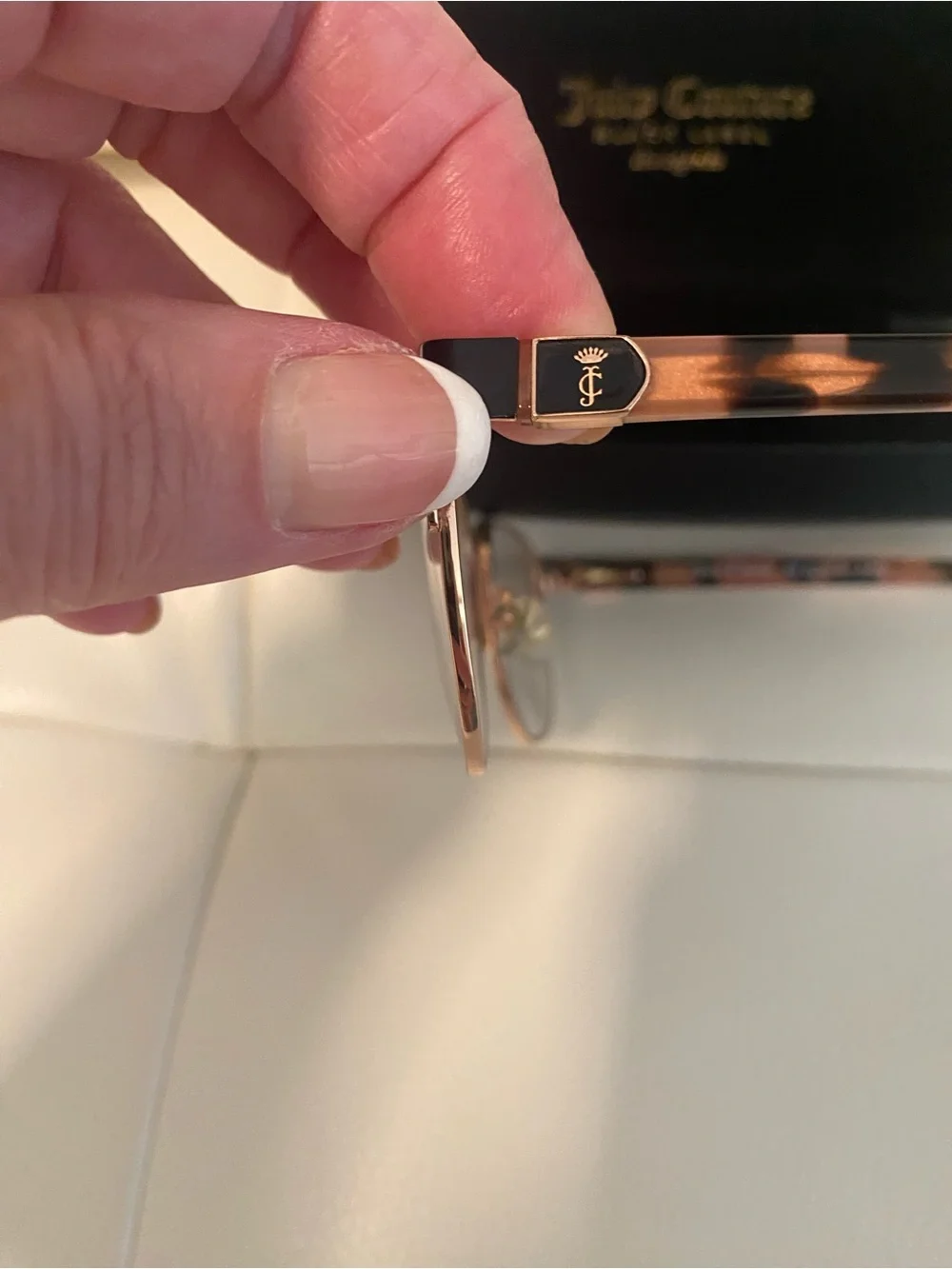 Women's Juicy Jouture Brown and Gold Tortoiseshell Eyewear with Case